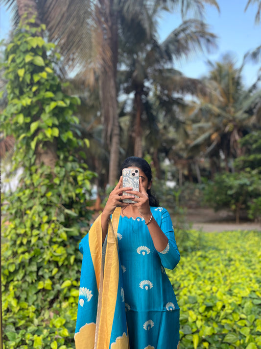 Vamika Set